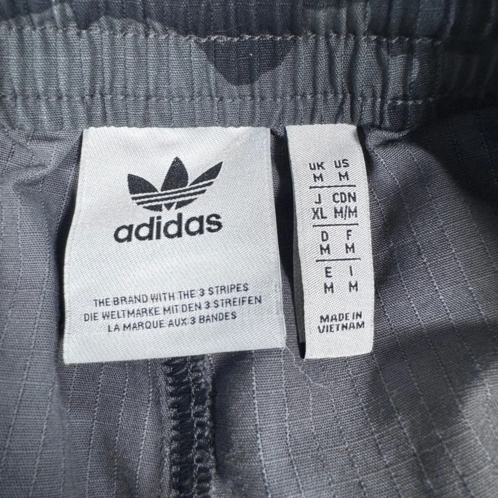 Adidas Cargo Pants Mens Medium Grey Black Camo Good Ripstop IK3535 Trefoil - Picture 6 of 13